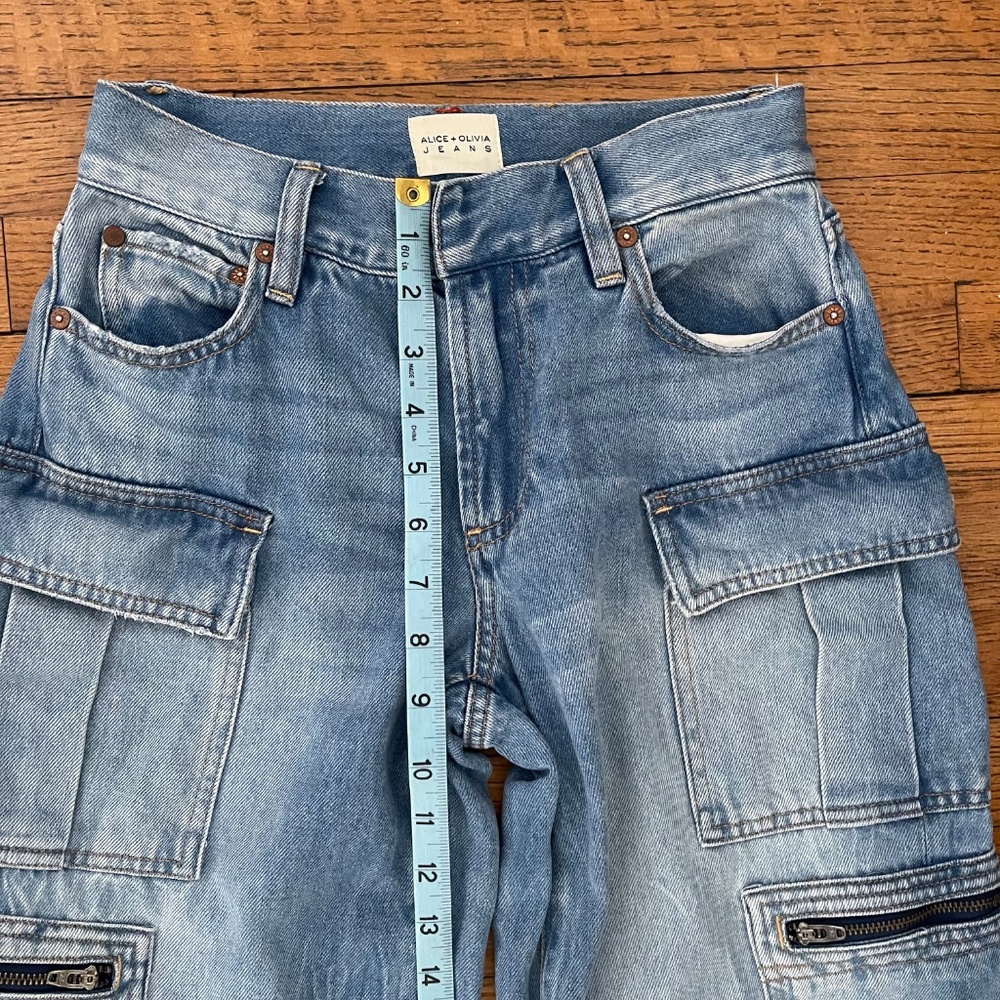 Alice + Olivia Cay Denim Cargo Jeans Size 24 Wide Leg Utility - Picture 6 of 10
